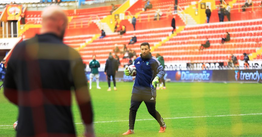 İzmitli antrenör Kerem Nazlıgül Kocaelispor’un gururu oldu!