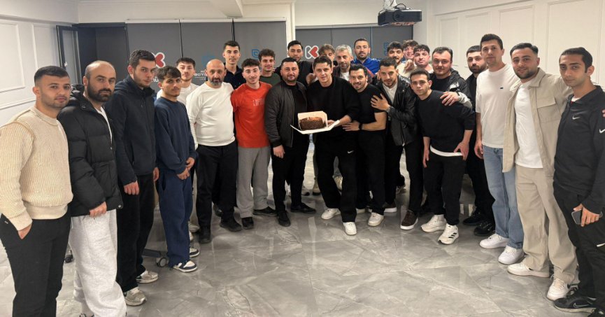 Cefakar başkana doğum günü sürprizi