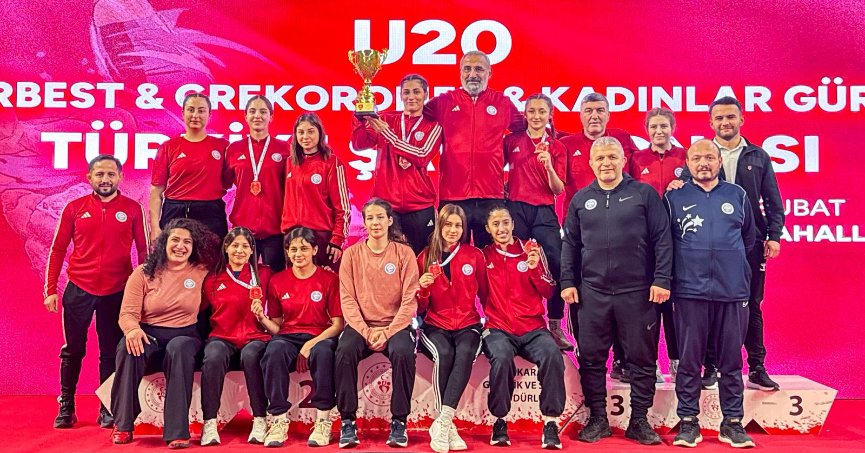 Kadın güreşçilerden inanılmaz mücadele!