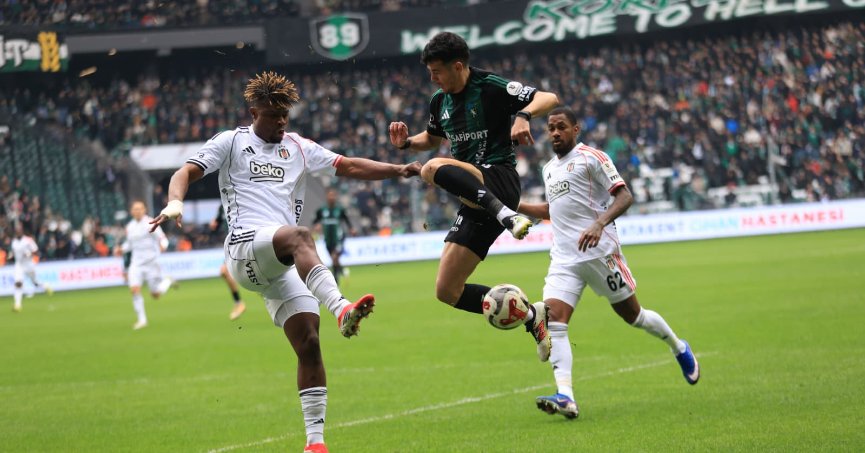 Kocaelispor – Beşiktaş maçının ilk yarısında gol sesi çıkmadı