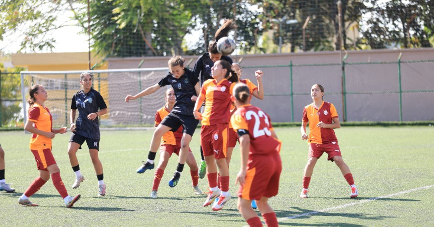 Bizim kızların rakibi Galatasaray!