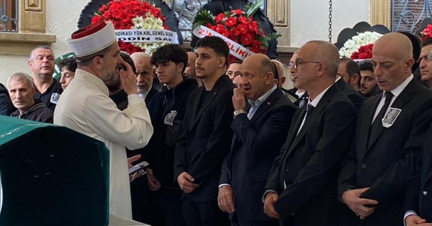 Bahri Yavuz, annesini son yolculuğuna uğurladı