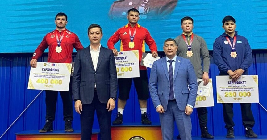 Emre Helvacı’dan gümüş madalya geldi