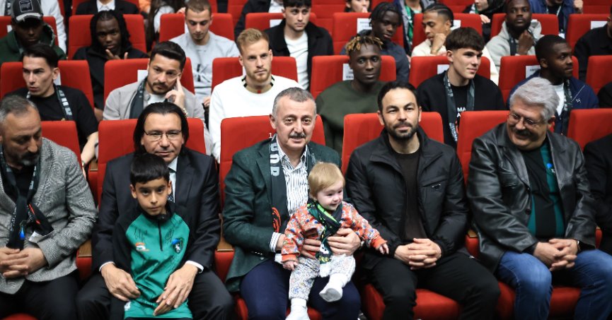 Tahir Büyükakın: Gidecek çok yolumuz var