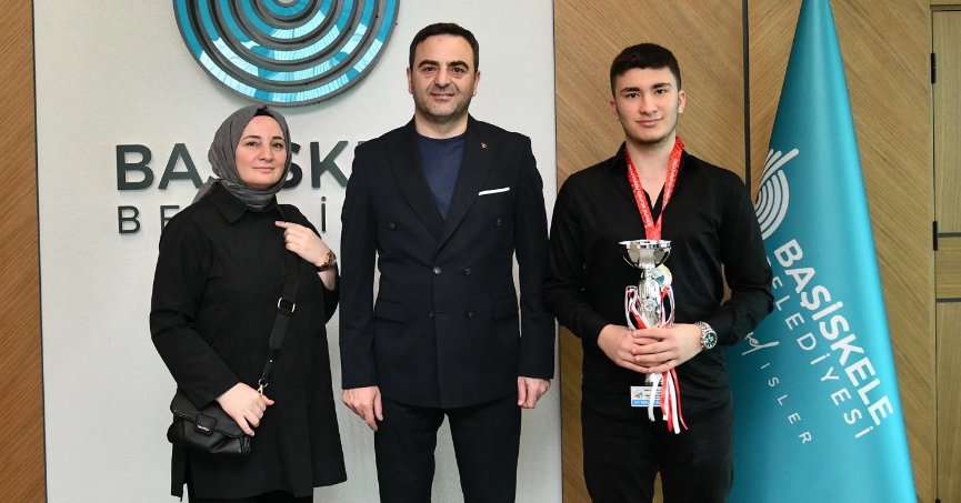 Şampiyon bilardocu Ahmet Kerem, Özlü’nün konuğu oldu