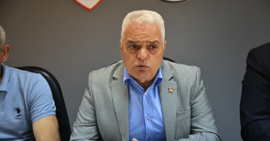 İsmail Bayraktar Gölcükspor’u kutladı