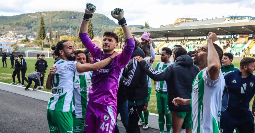 41'in uğuru... İki şampiyonluk birden!  