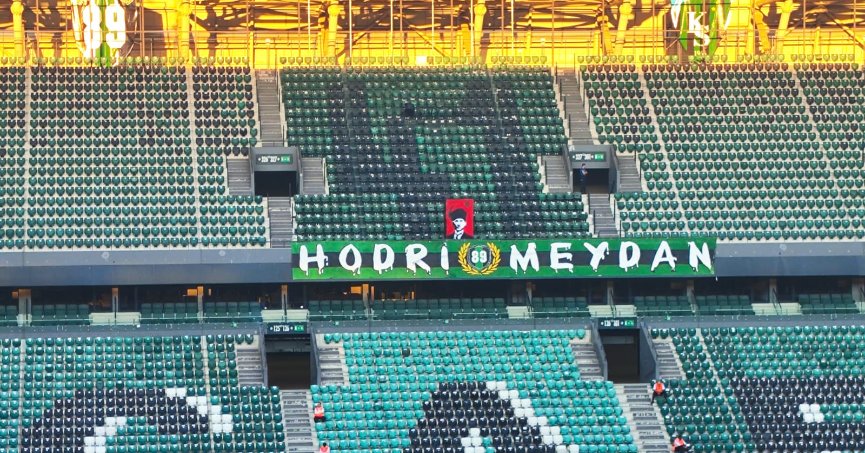 Kocaeli Stadı’na LED panolar konuldu, tek pankart kaldı!