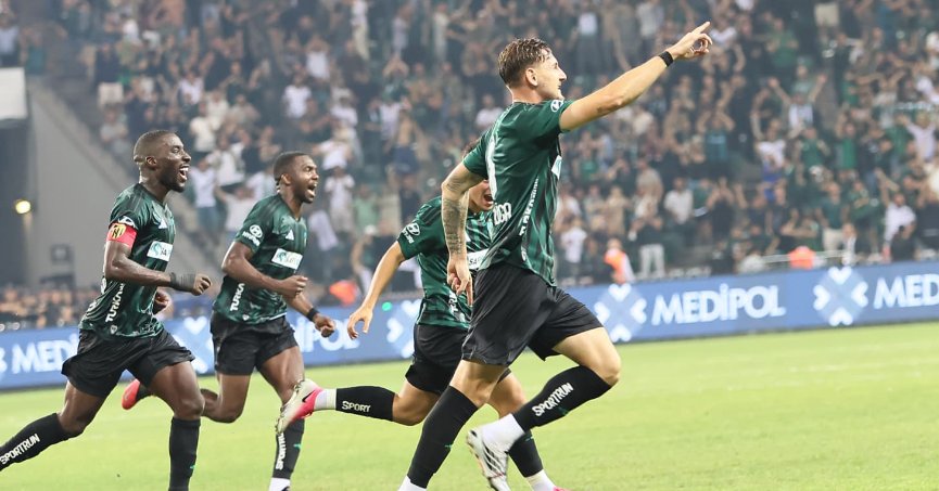 Lisansı çıktıktan saatler sonra gol attı