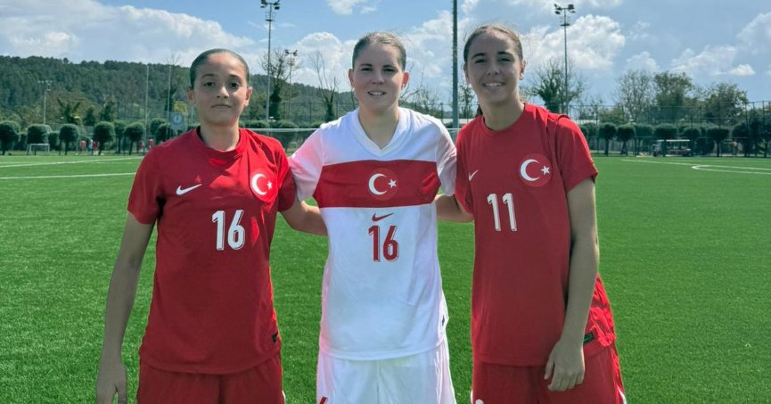 Bizim kızlar milli takım kampından selam gönderdi 