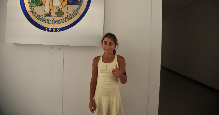İzmitli tenisçi Nehir Aydoğan bakın kimleri örnek alıyor