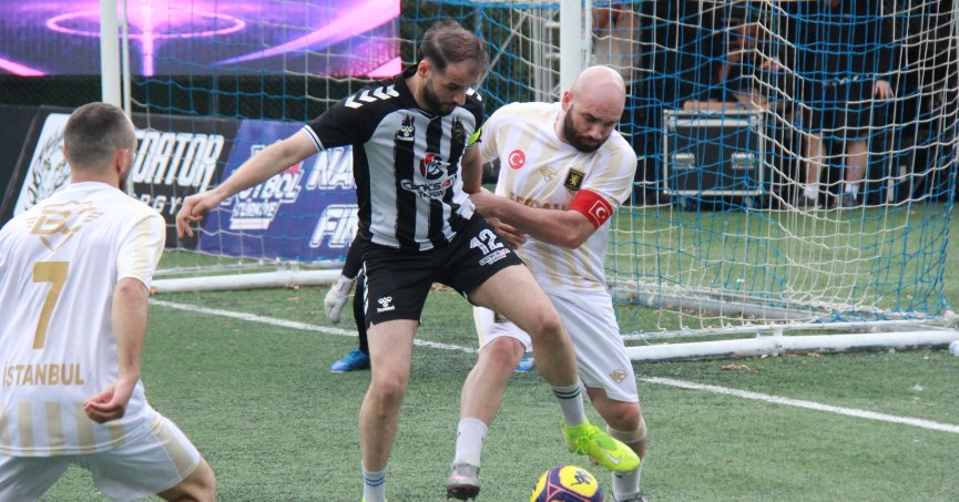 Mini Futbol'da yıldızlar İzmit'te sahne aldı! 