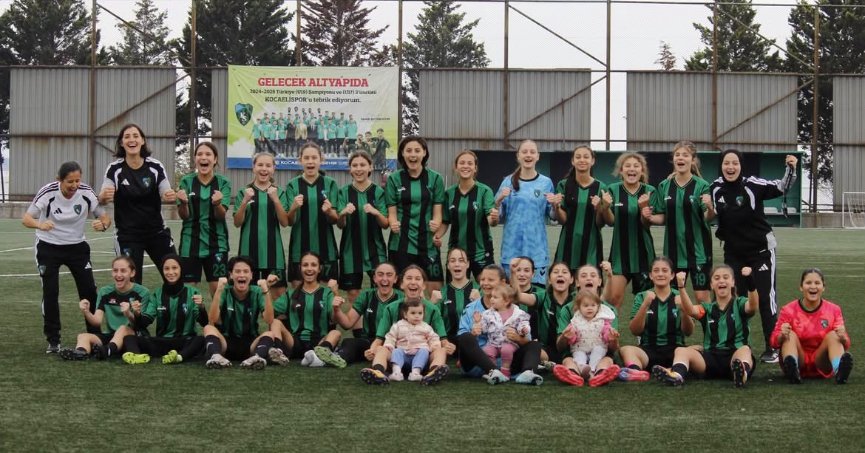 Kocaelispor’un kızları şampiyon!