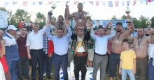 Gölcük’te başpehlivan Tanju Gemici oldu!