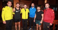 Gölcüklü milli güreşçilere başarı dileği