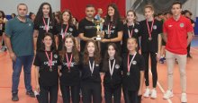 Gölcük İhsaniye ve Gebze GSK gençler voleybol şampiyonu!