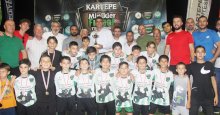 Kartepe'de kupa Fatih Sultan Mehmet Spor Kulübü'nün! 