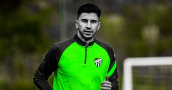 Onur Atasayar geliyor!