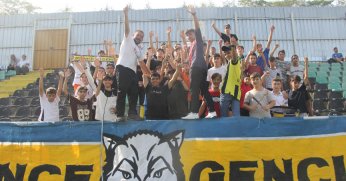 Kurt var diye pankardı stada sokmadılar