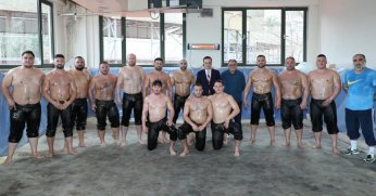 Mesut Çetinkaya’'dan pehlivanlara başarı dileği