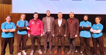 Körfezli ragbiciler ödülünü aldı