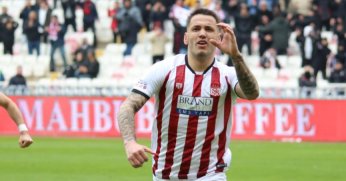 15. golünü atan Rey Manaj yetmedi