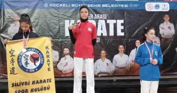 Körfezli karateciler kürsüyü sevdi 