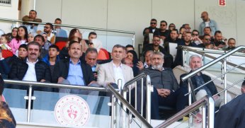 Başkan Sezer'in hamlesi Gölcükspor'u kurtardı! 