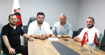 Gölcükspor'da Ömer Faruk Uzuner imzaladı