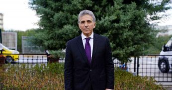 Ali Düşmez’in amatörün yakasından düşmesi lazım artık! 