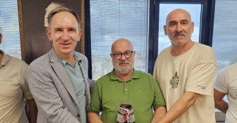 Genç güreşçiler Yaşar Kardaş'ı ziyaret etti 