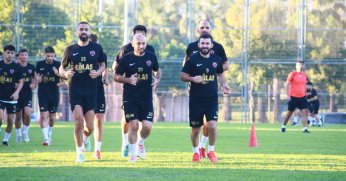 Oktay Pop: Kenetlendik!