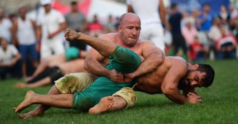 Karakucak Güreşleri GELİYOR!