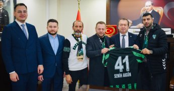 Başsavcı Semih Akgün’e Kocaelispor forması