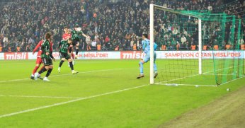 Uçtu uçtu Furkan Gedik uçtu!