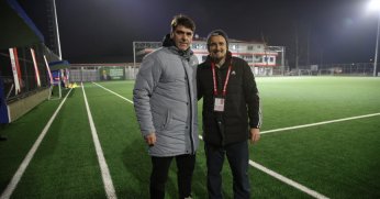 Birisi üzüldü diğeri sevindi