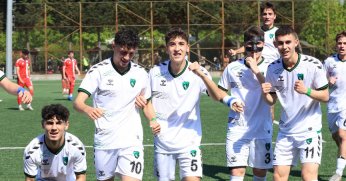 Kocaelispor U-17 sezonu plaka ile tamamladı! “4-1”