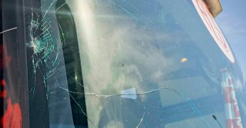 Hodri Meydan’dan taşlı saldırıya kınama mesajı!