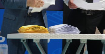 Oylamaya geçildi... Heyecan dorukta!