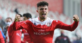 Gökdeniz Bayrakdar için gözler Selçuk İnan’da!