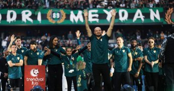 Teklif çok ama o kalmak istiyor!