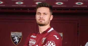 Polonyalı orta saha Karol Linetty Kocaelispor’da