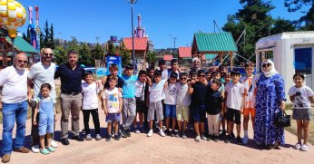 Futbolcu çocuklara lunapark hediyesi