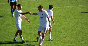 Gölcükspor, Manisa'yı ilk yarıda devirdi! 