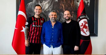 Oğulcan Çağlayan saha dışında oynamaya erken başladı!