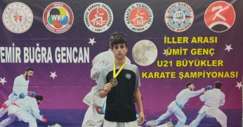 Çayırovalı karateciler Bursa’da madalyaları topladı!