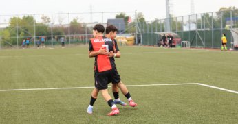 Lider Kullarspor U-17 çok iyi yolda!