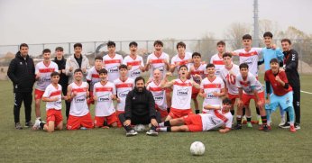 Lider Kullarspor U-17 şov! 