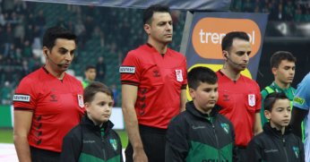 Ali Şansalan... Çok fuzuli bir hakemsin! İlla zarar vereceksin değil mi?   