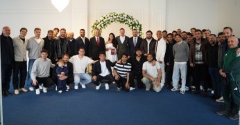 Gölcükspor'un stoperi Erdin Üzer evlendi
